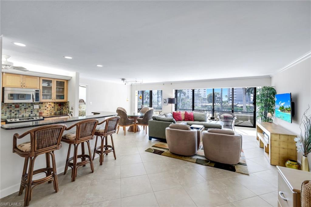 3430 Gulf Shore BLVD N 2I