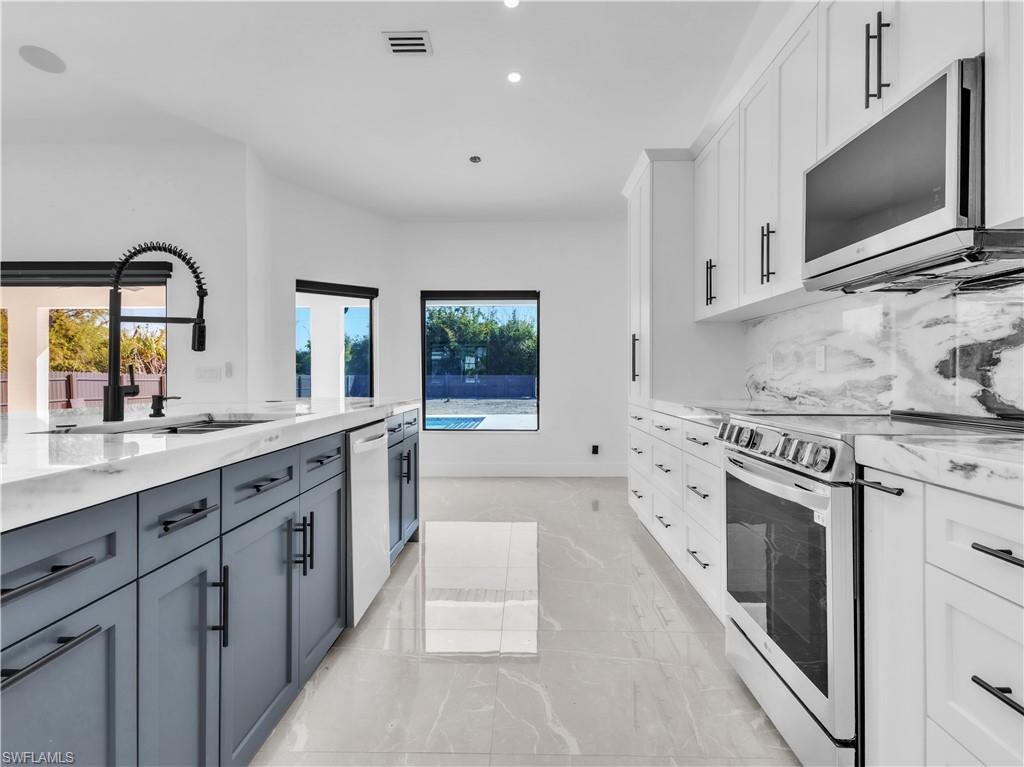 CAPE CORAL - Residential Lease