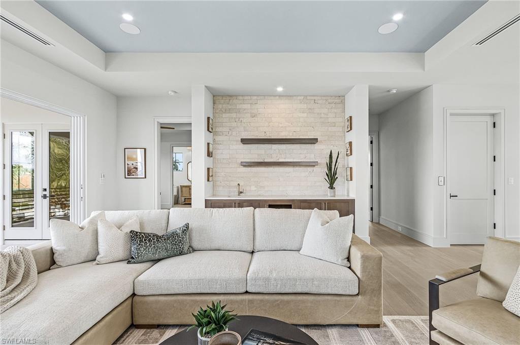 MARCO ISLAND - Residential