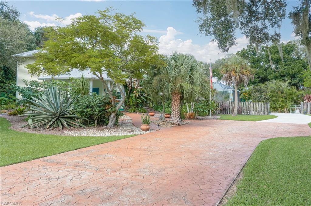 3200 River Grove CIR