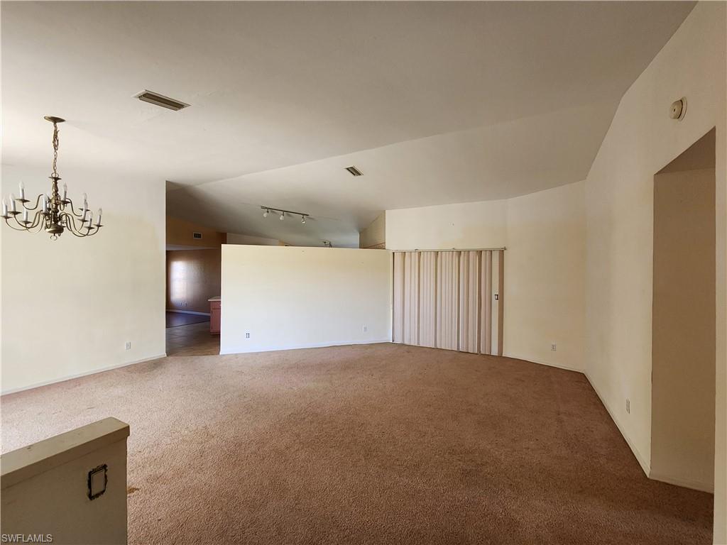 COUNTRY CLUB ESTATES - Residential