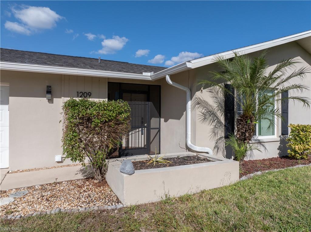CAPE CORAL - Residential