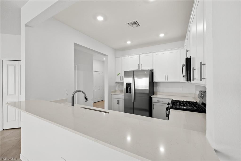 TUCKERS COVE - Residential