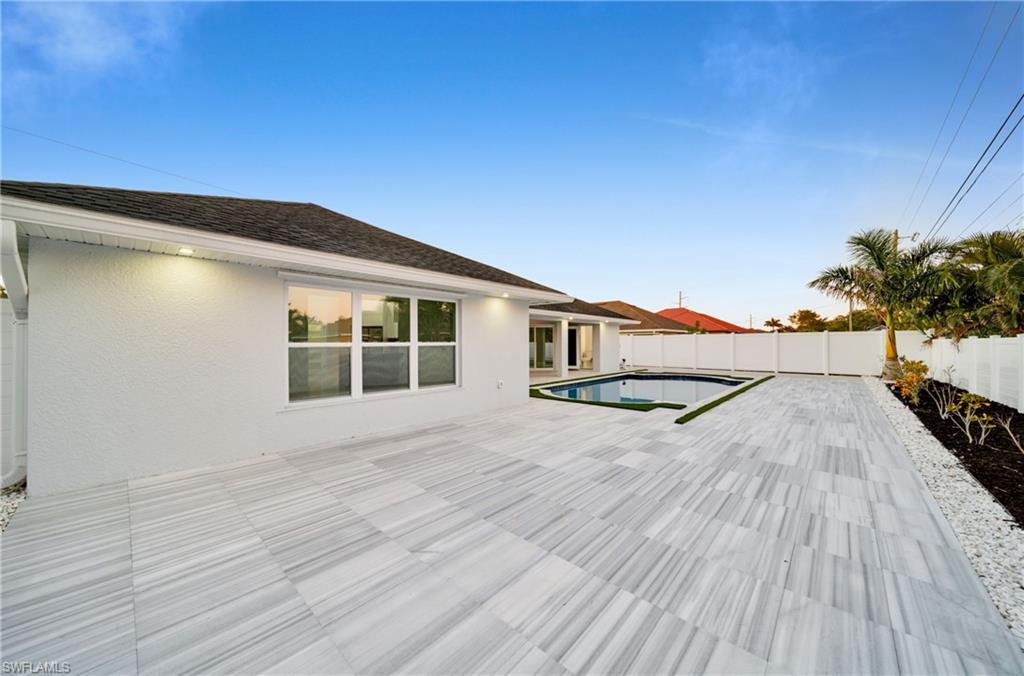 CAPE CORAL - Residential