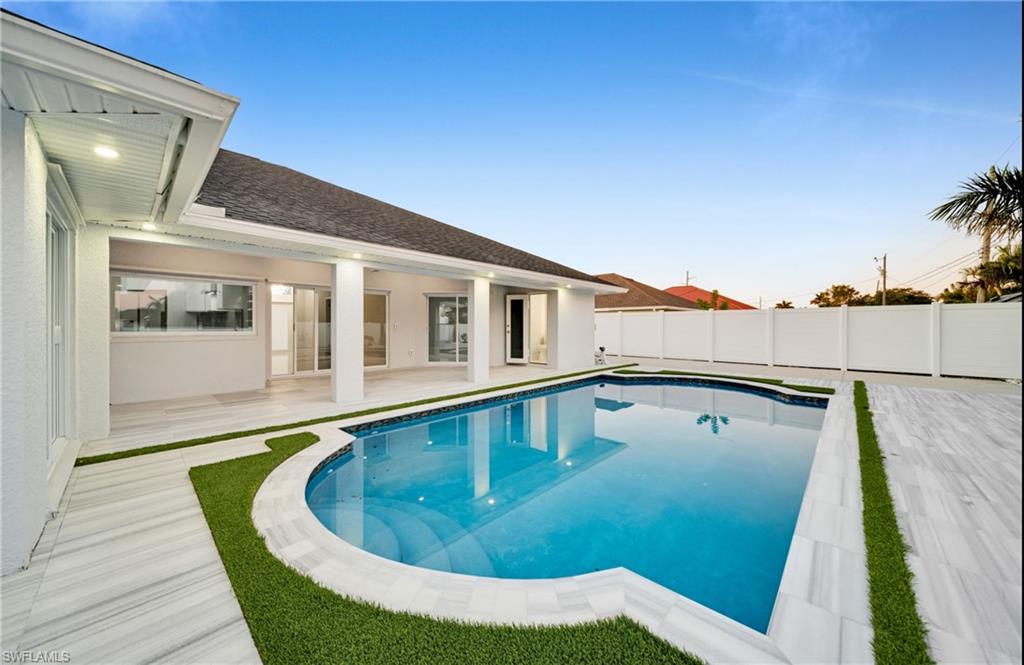 CAPE CORAL - Residential