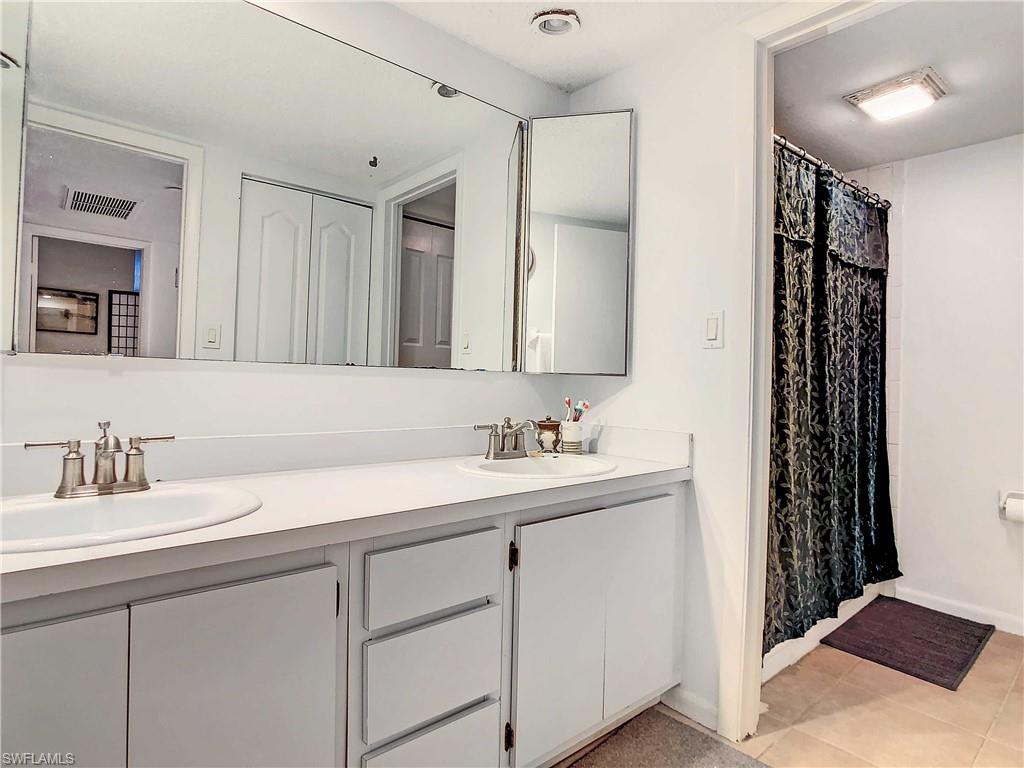 PARKWOODS - Residential