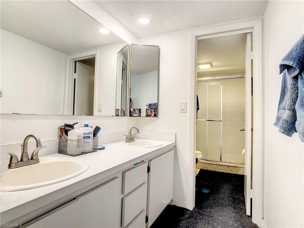 PARKWOODS - Residential