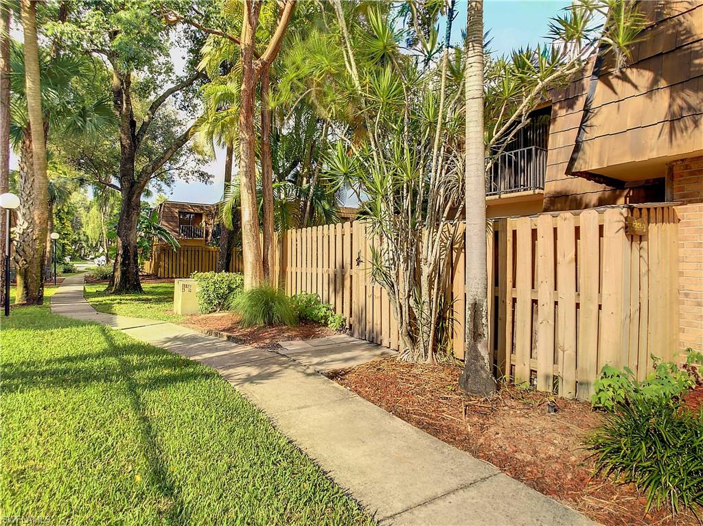 PARKWOODS - Residential