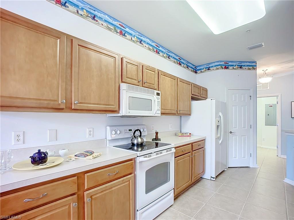 ROYAL POINTE - Residential