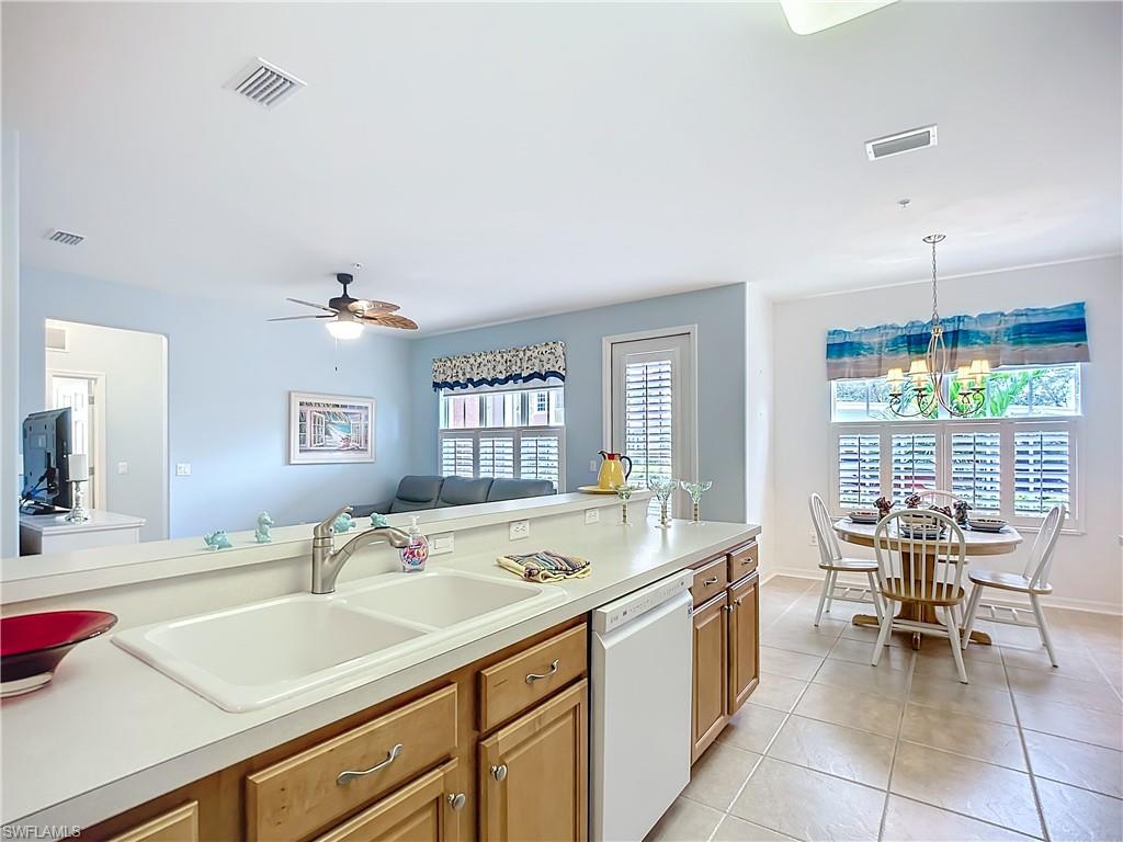 ROYAL POINTE - Residential