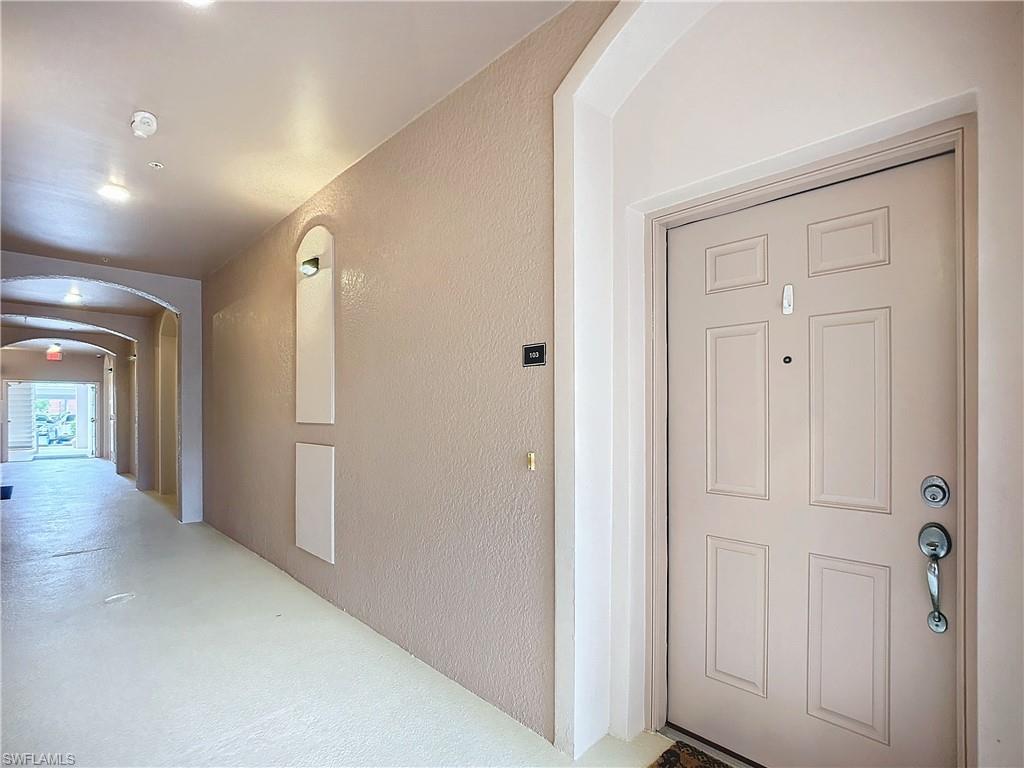 ROYAL POINTE - Residential