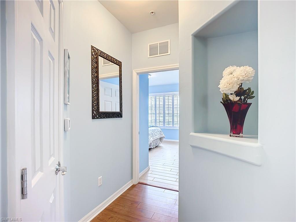 ROYAL POINTE - Residential