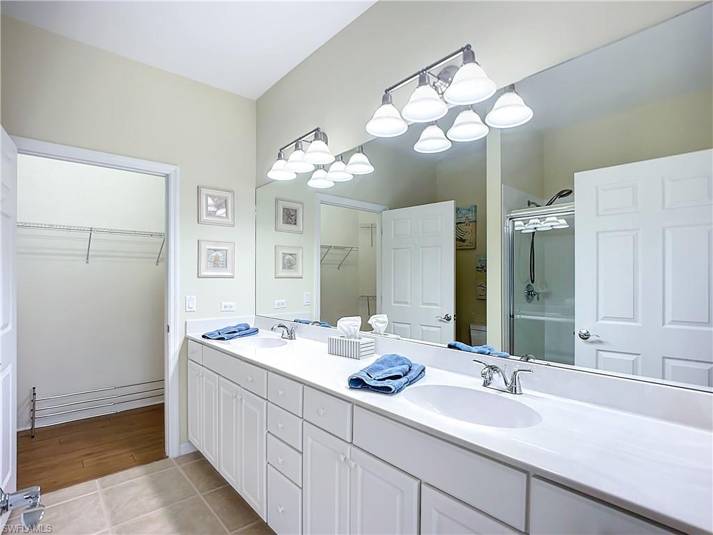 ROYAL POINTE - Residential