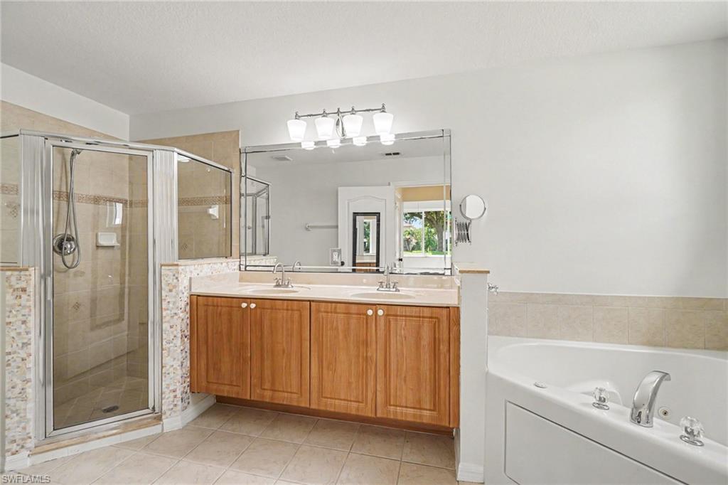 CORAL LAKES - Residential
