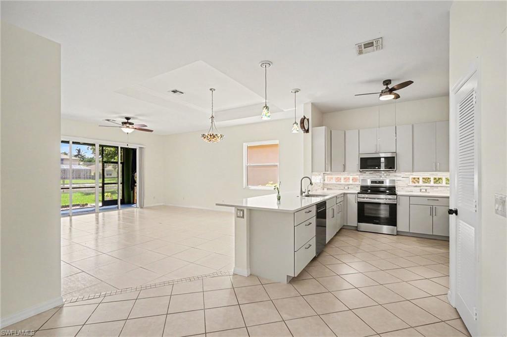 CORAL LAKES - Residential