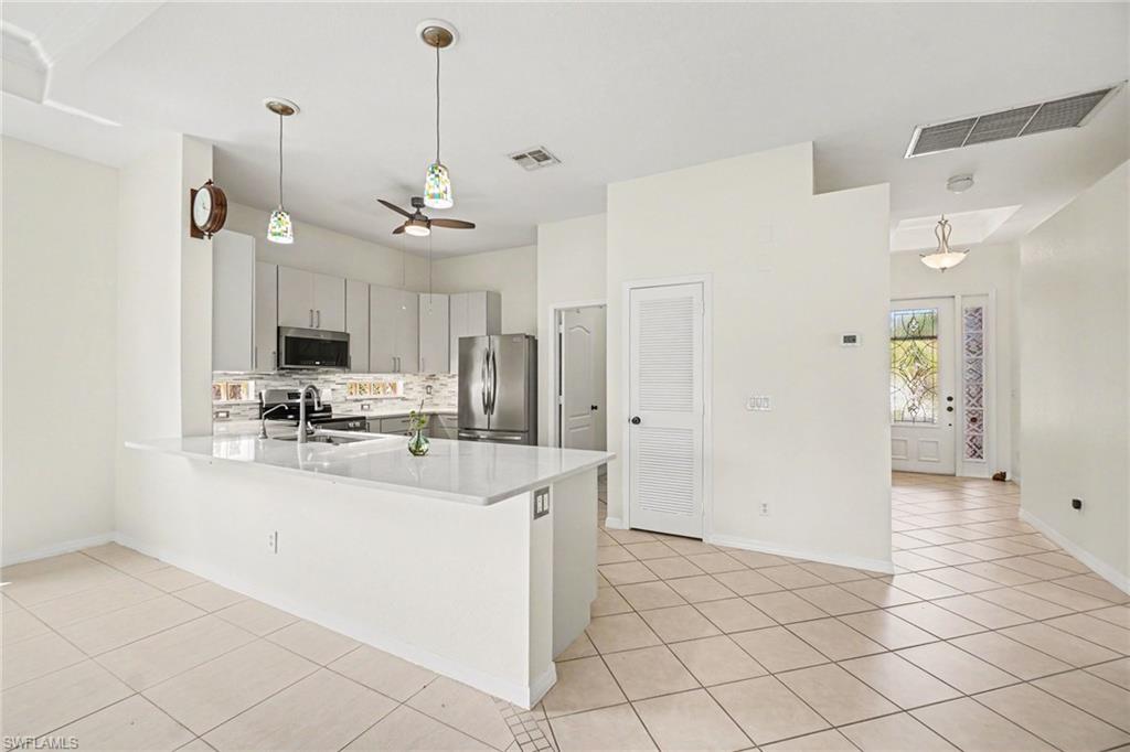 CORAL LAKES - Residential