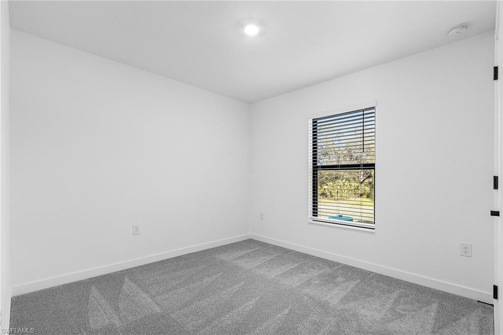 MIRROR LAKES - Residential