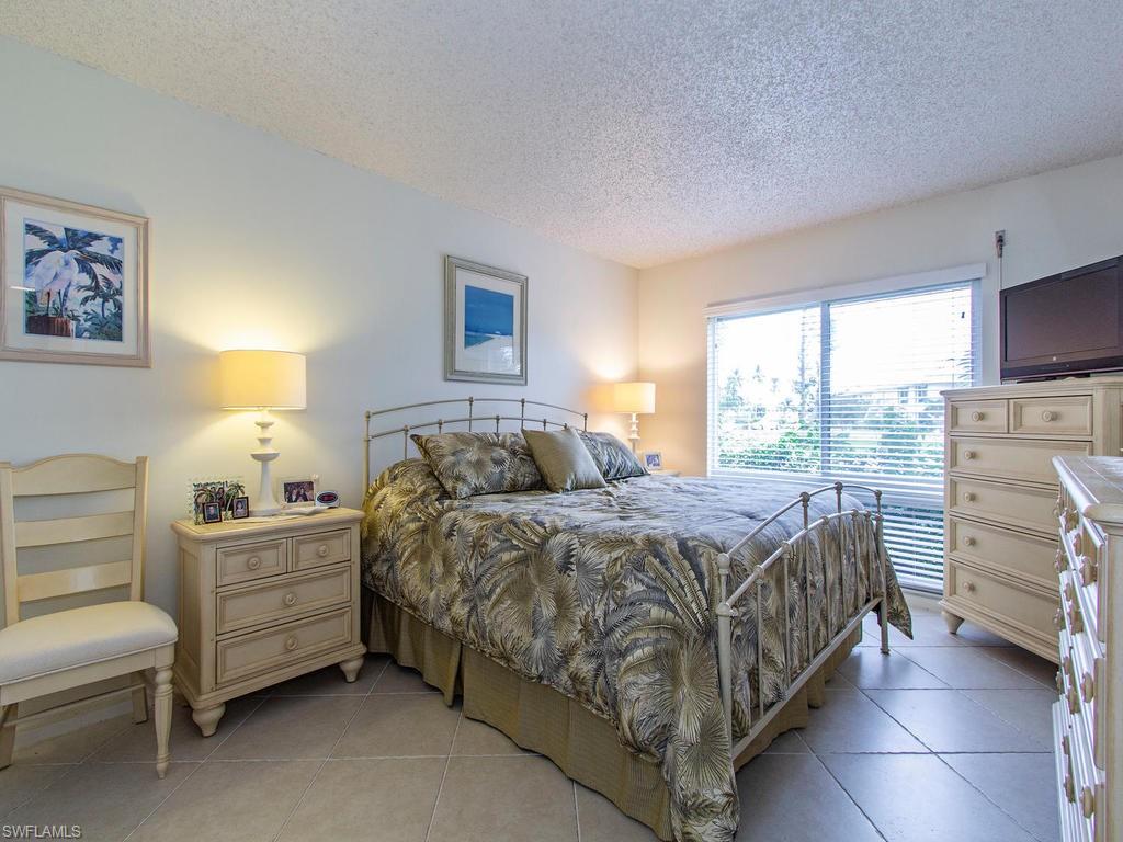 GLADES COUNTRY CLUB - Residential