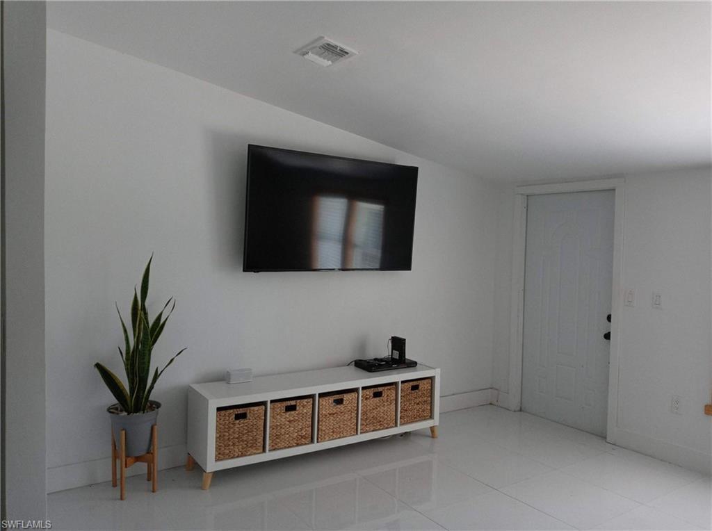 ACREAGE HEADER - Residential