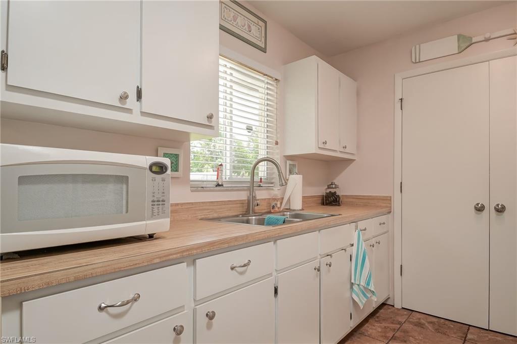 FORT MYERS SHORES - Residential