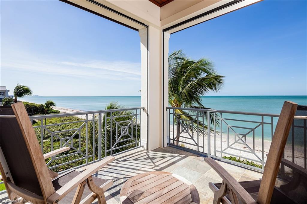 BAREFOOT BEACH - Residential