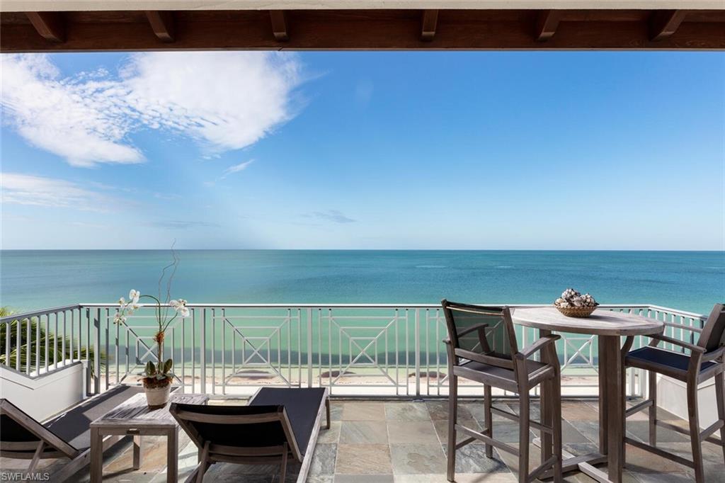 BAREFOOT BEACH - Residential