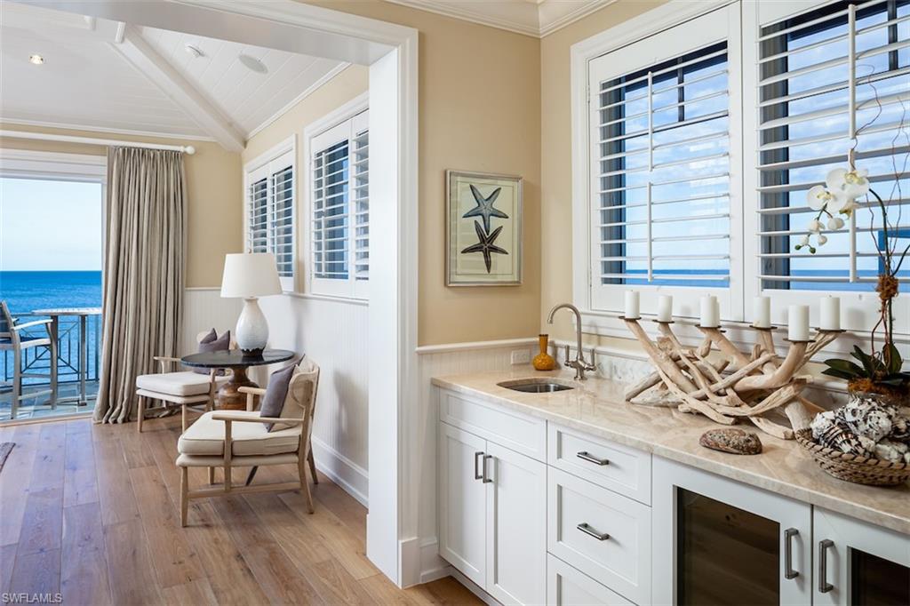 BAREFOOT BEACH - Residential