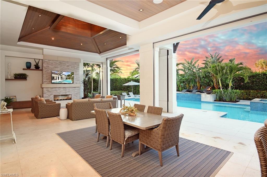 PELICAN BAY WOODS - Residential