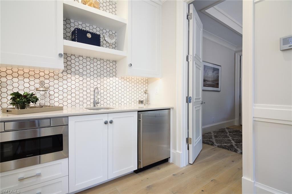 PELICAN BAY WOODS - Residential