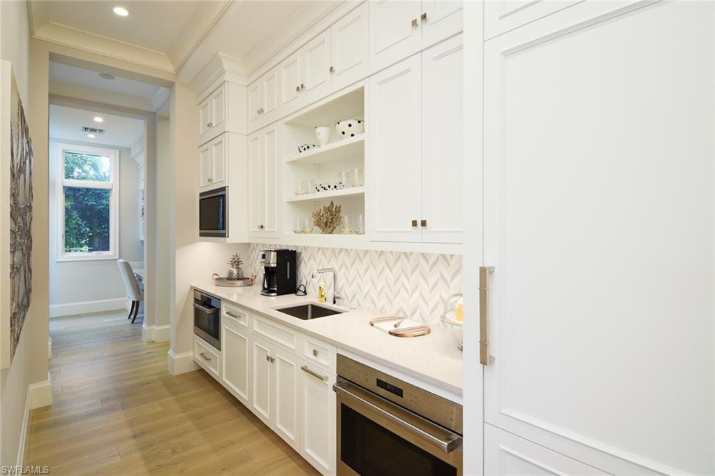 PELICAN BAY WOODS - Residential