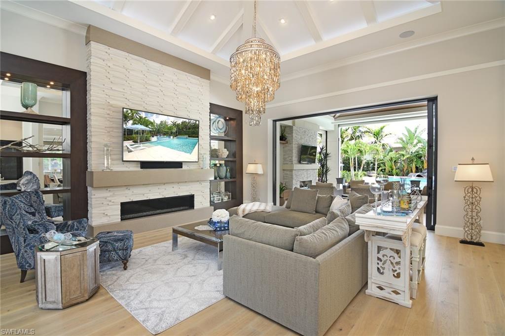 PELICAN BAY WOODS - Residential