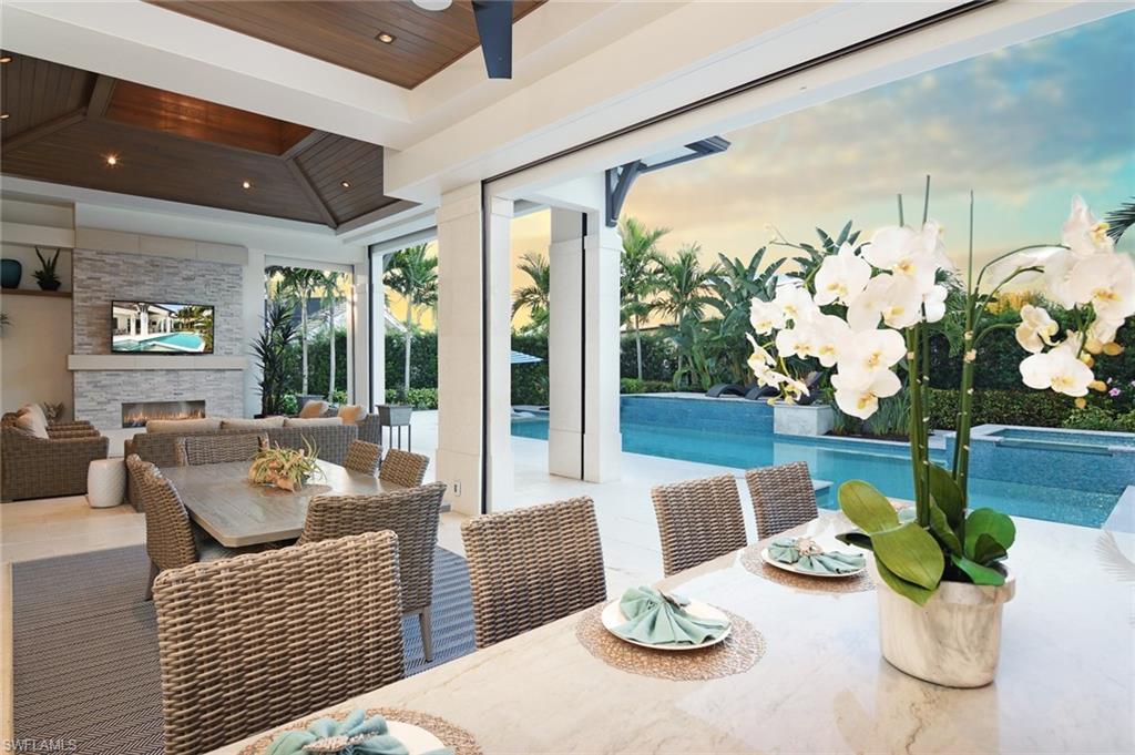 PELICAN BAY WOODS - Residential