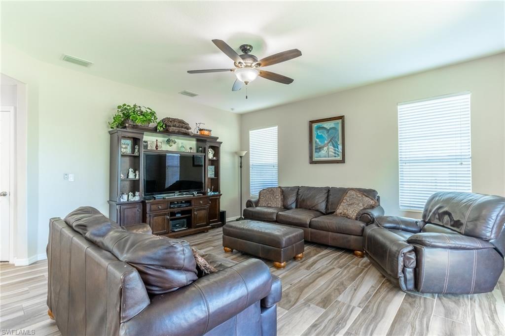 MAGNOLIA LAKES - Residential