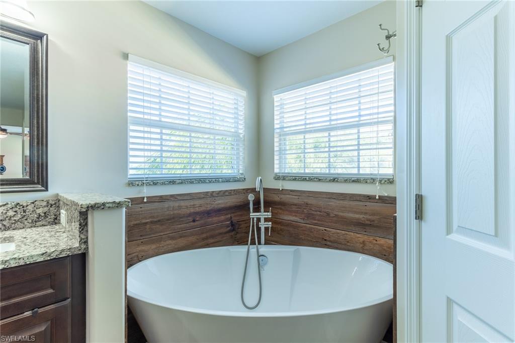 MAGNOLIA LAKES - Residential