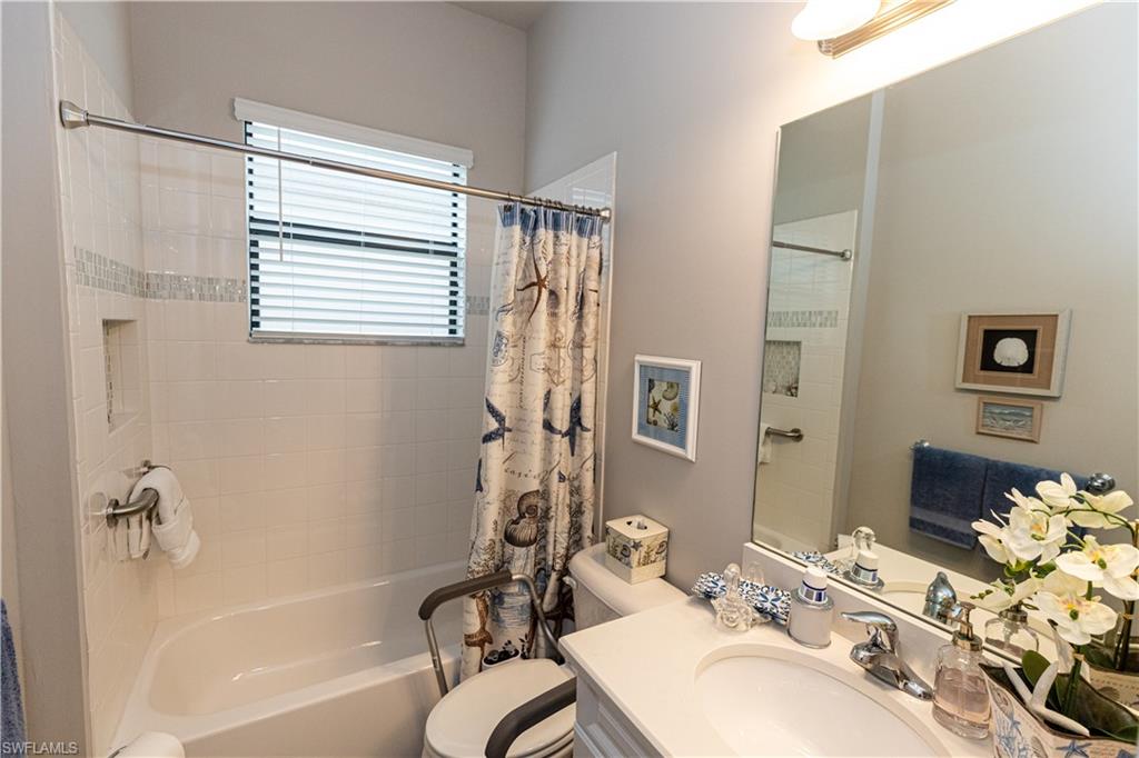 MARINA BAY - Residential Lease