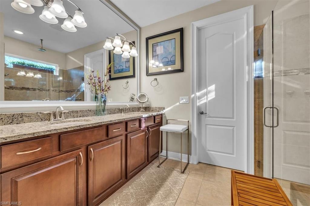 COUNTRY CLUB - Residential