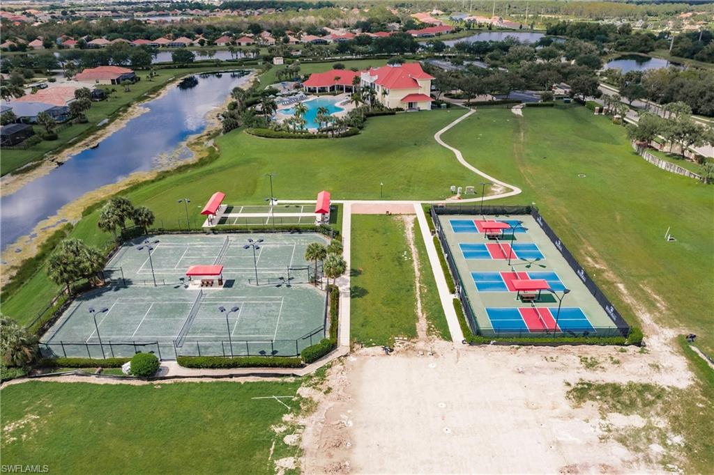 COUNTRY CLUB - Residential