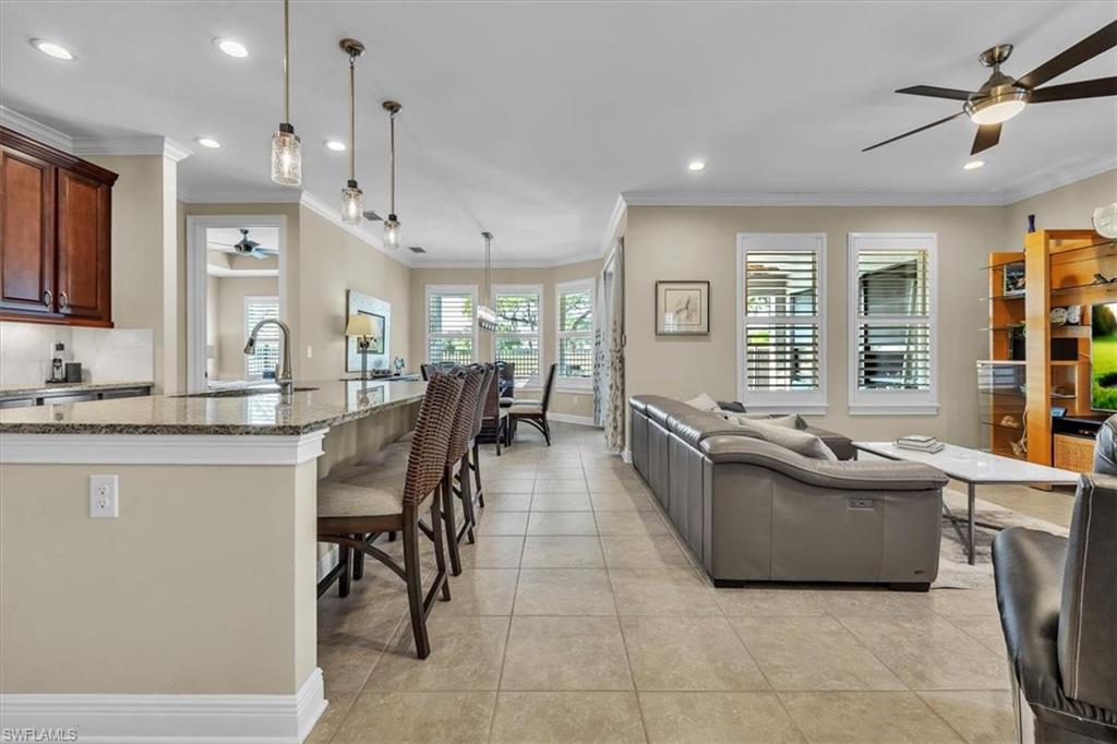 COUNTRY CLUB - Residential