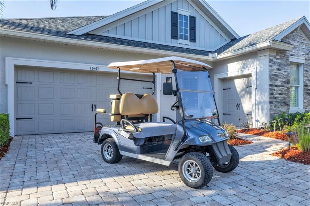 COUNTRY CLUB - Residential