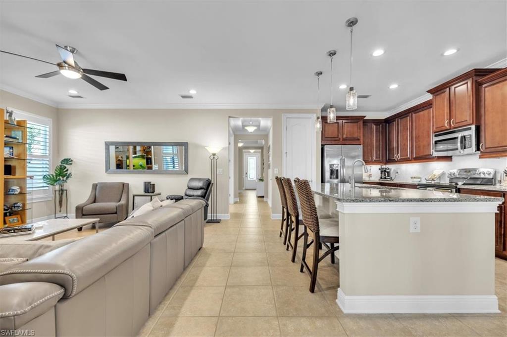 COUNTRY CLUB - Residential