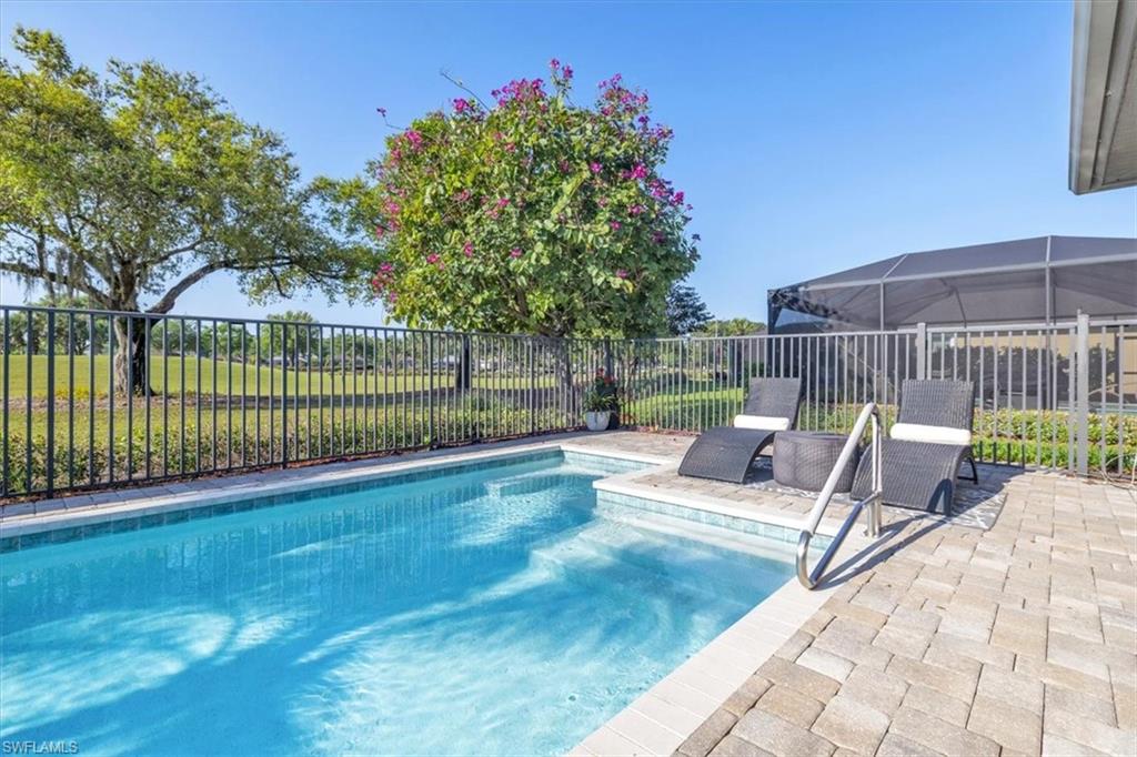 COUNTRY CLUB - Residential