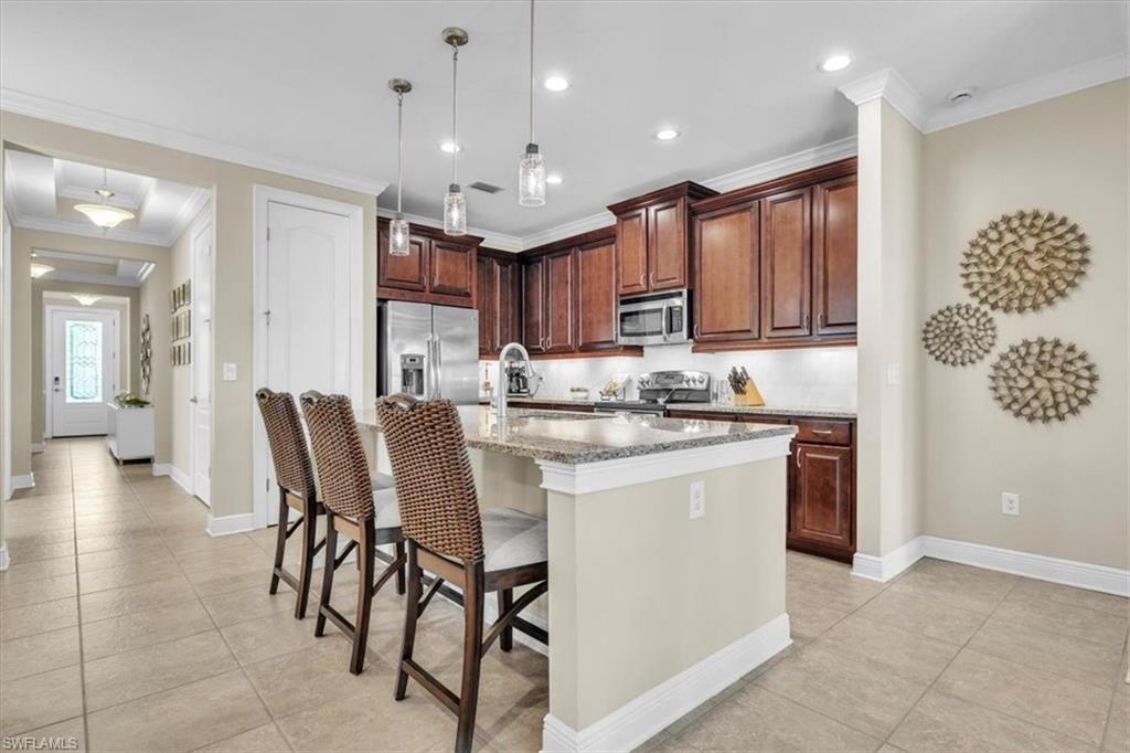 COUNTRY CLUB - Residential