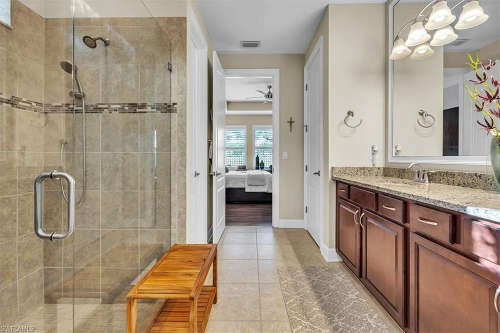 COUNTRY CLUB - Residential