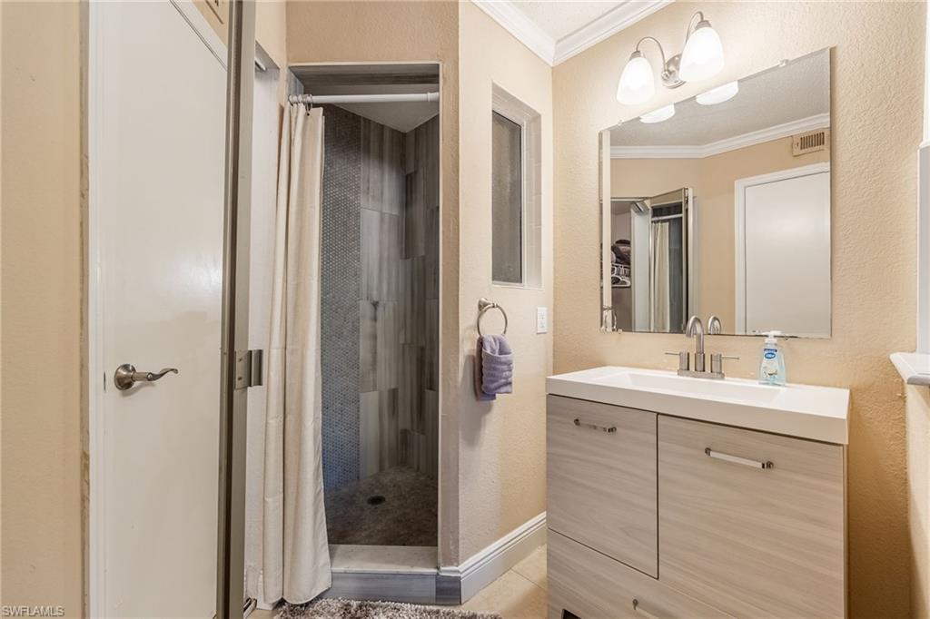 VENETIAN PALMS - Residential