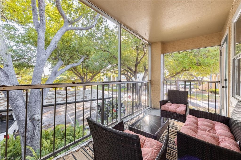 VENETIAN PALMS - Residential