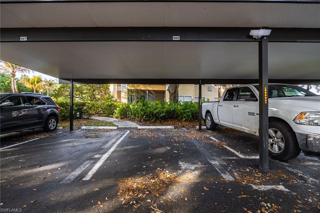 VENETIAN PALMS - Residential