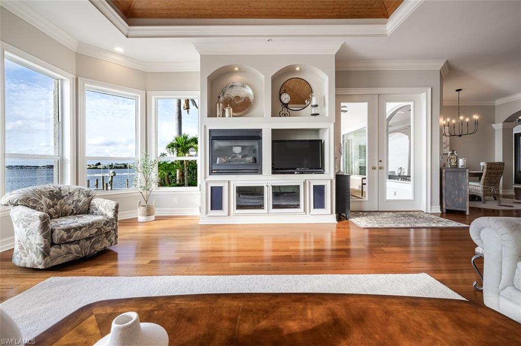 ROYAL HARBOR - Residential
