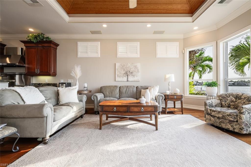 ROYAL HARBOR - Residential