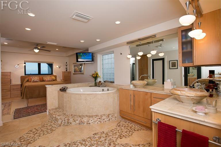 SANIBEL HARBOUR TOWER CONDO - Residential