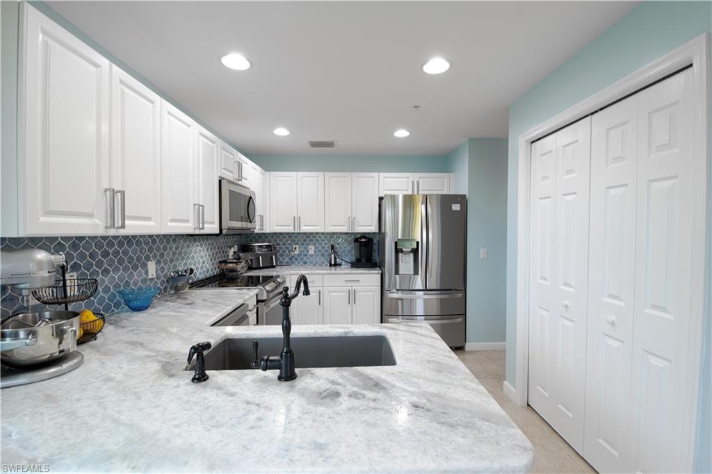 RIVERWOOD - Residential